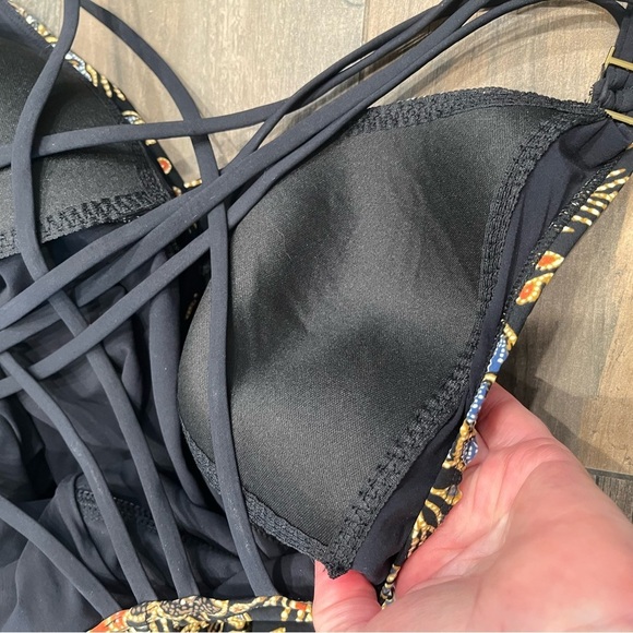 AMORESSA Indochine Horizon Women's Black Floral V Neck Swimsuit US Size 14 - Picture 10 of 13